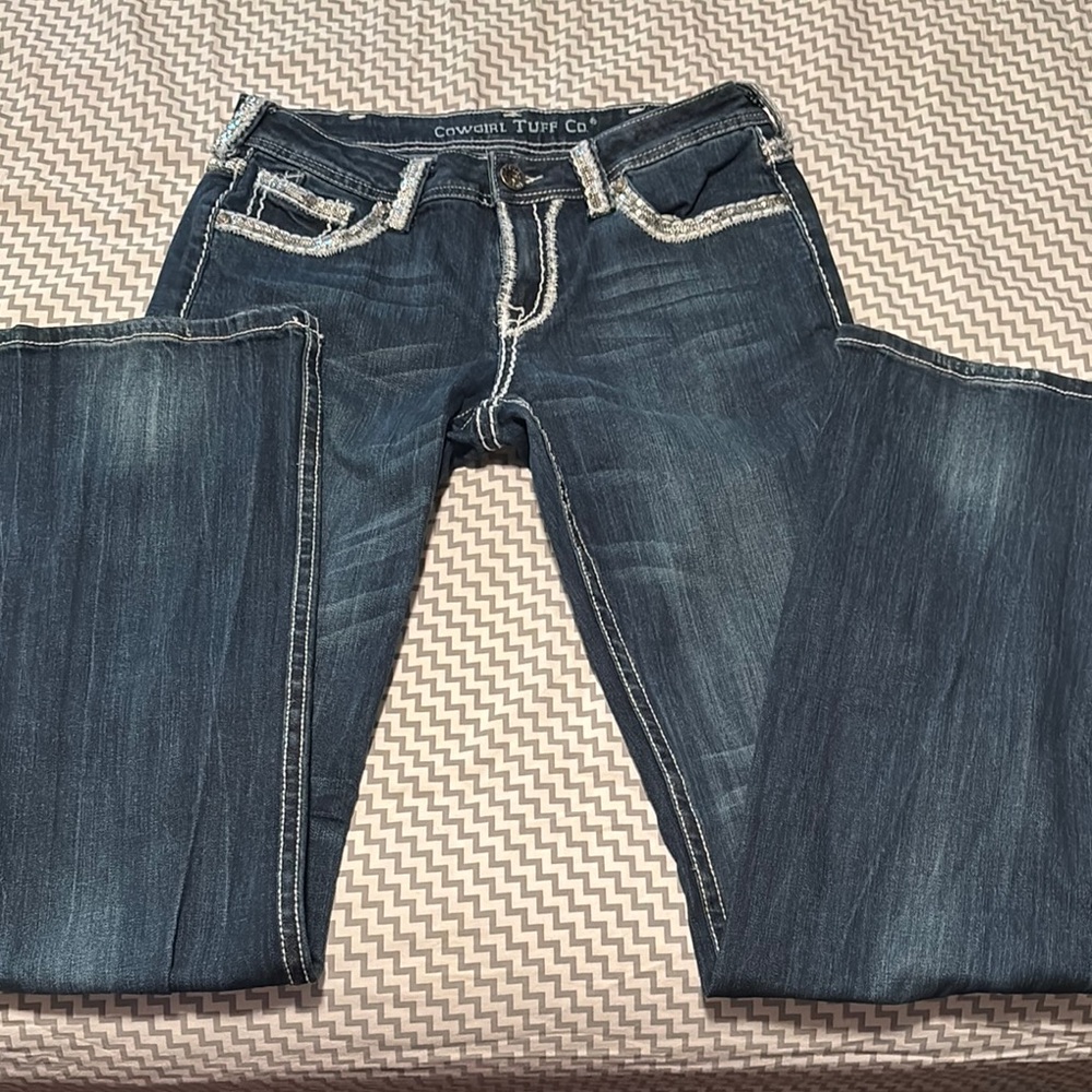 Women's Cowgurl Tuff size 30/35 boot cut Jeans!  WORN ONCE!